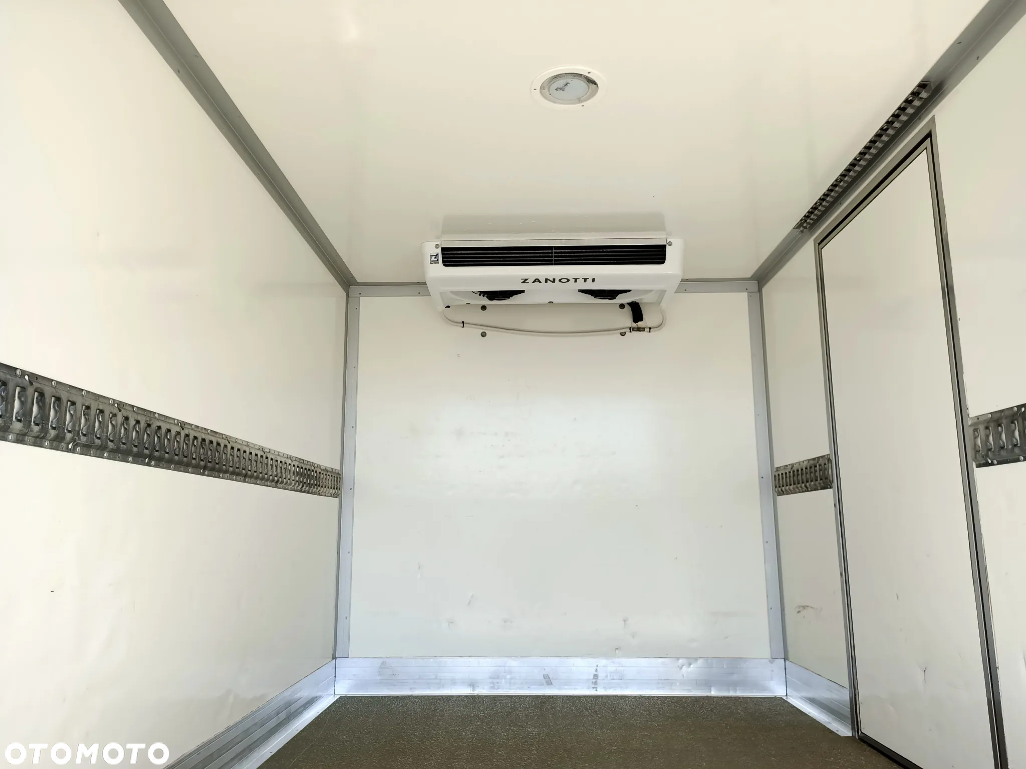 Renault Master Chłodnia Zanotti Z350E Pierwszy Właściciel - 12