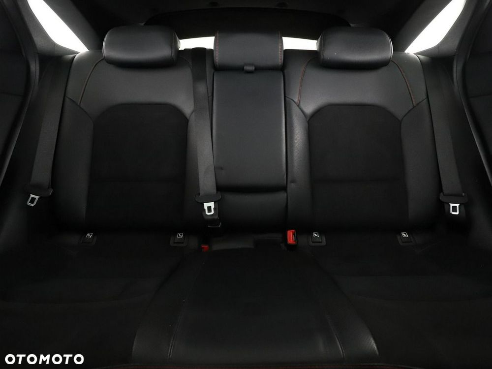 Kia ProCeed 1.6 T-GDI GT DCT - 19