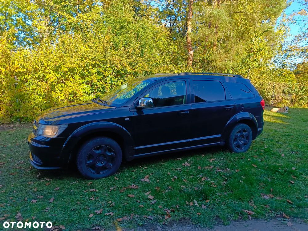 Dodge Journey 2010 photo 2