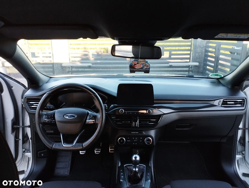 Ford Focus 1.5 EcoBoost ST-Line - 13