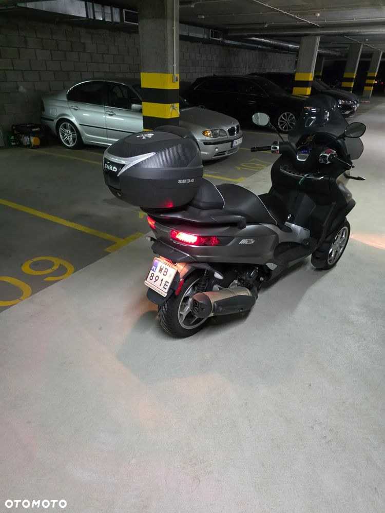 Piaggio MP-3 - 4