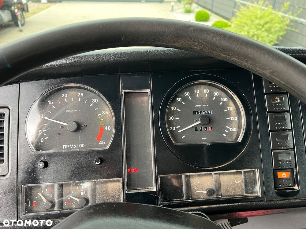Nissan Atleon - 33