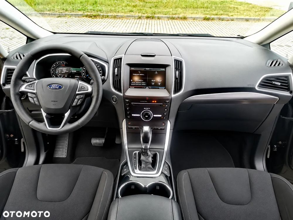Ford S-Max - 12