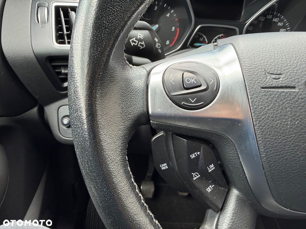 Ford Kuga 2.0 TDCi 2x4 Titanium - 25