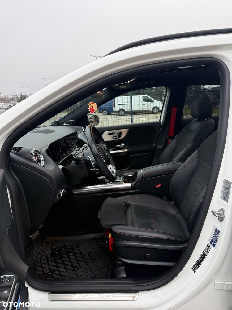 Mercedes-Benz GLA - 14