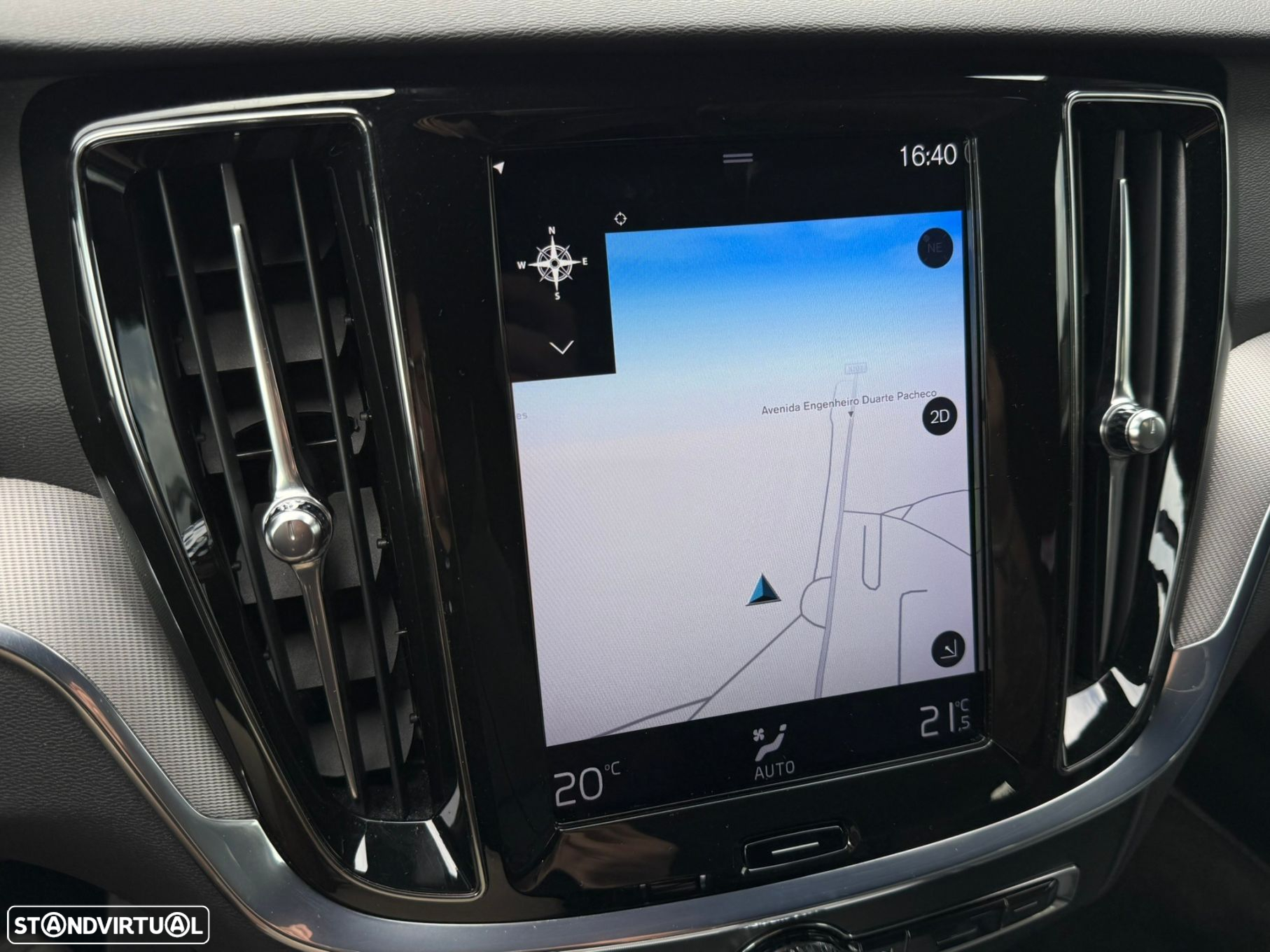 Volvo V60 2.0 D3 R-Design Geartronic - 34