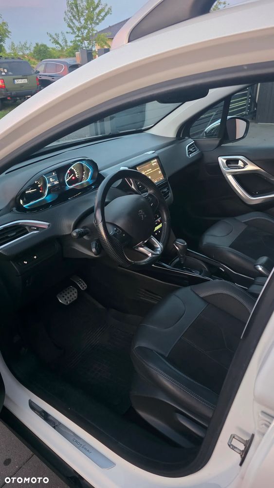 Peugeot 2008 1.2 Pure Tech Crossway S&S EAT6 - 11
