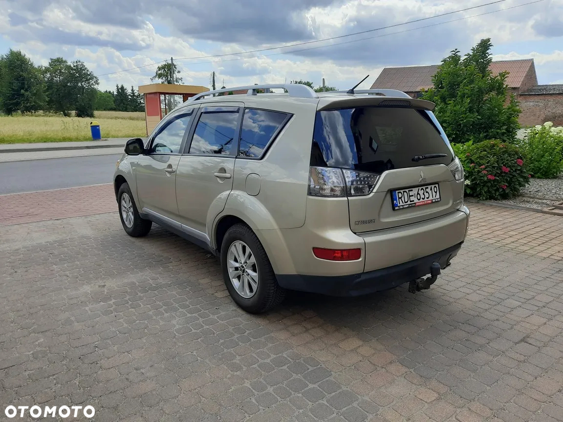Mitsubishi Outlander - 8
