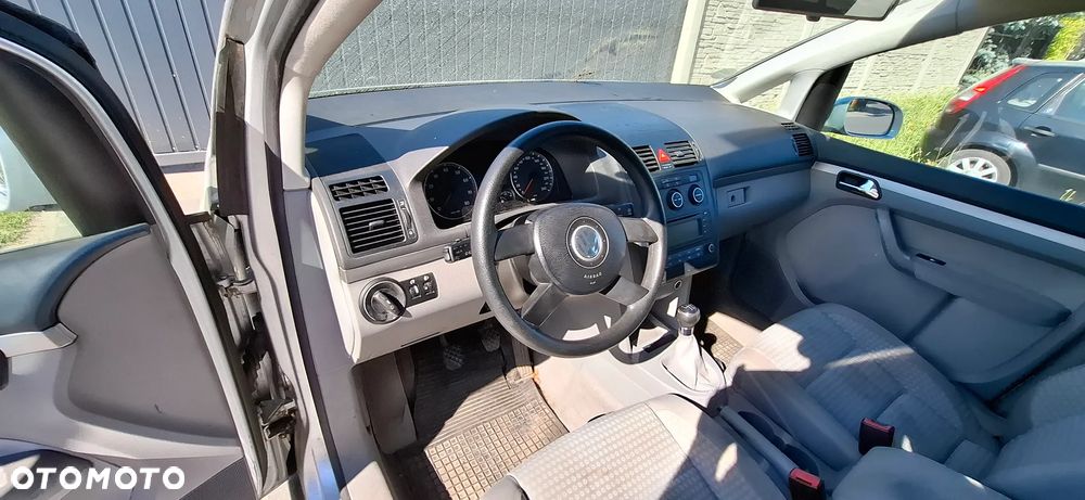 Volkswagen Touran - 15