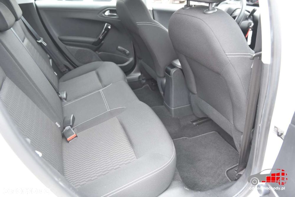 Peugeot 208 - 20