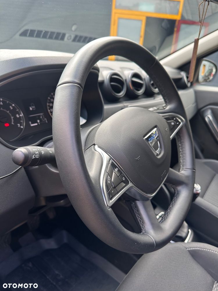 Dacia Duster 1.6 SCe Urban Explorer S&S - 9