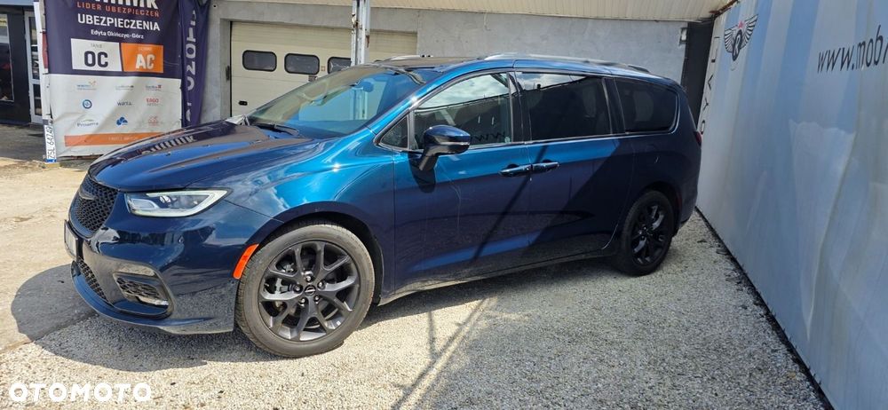 Chrysler Pacifica - 5