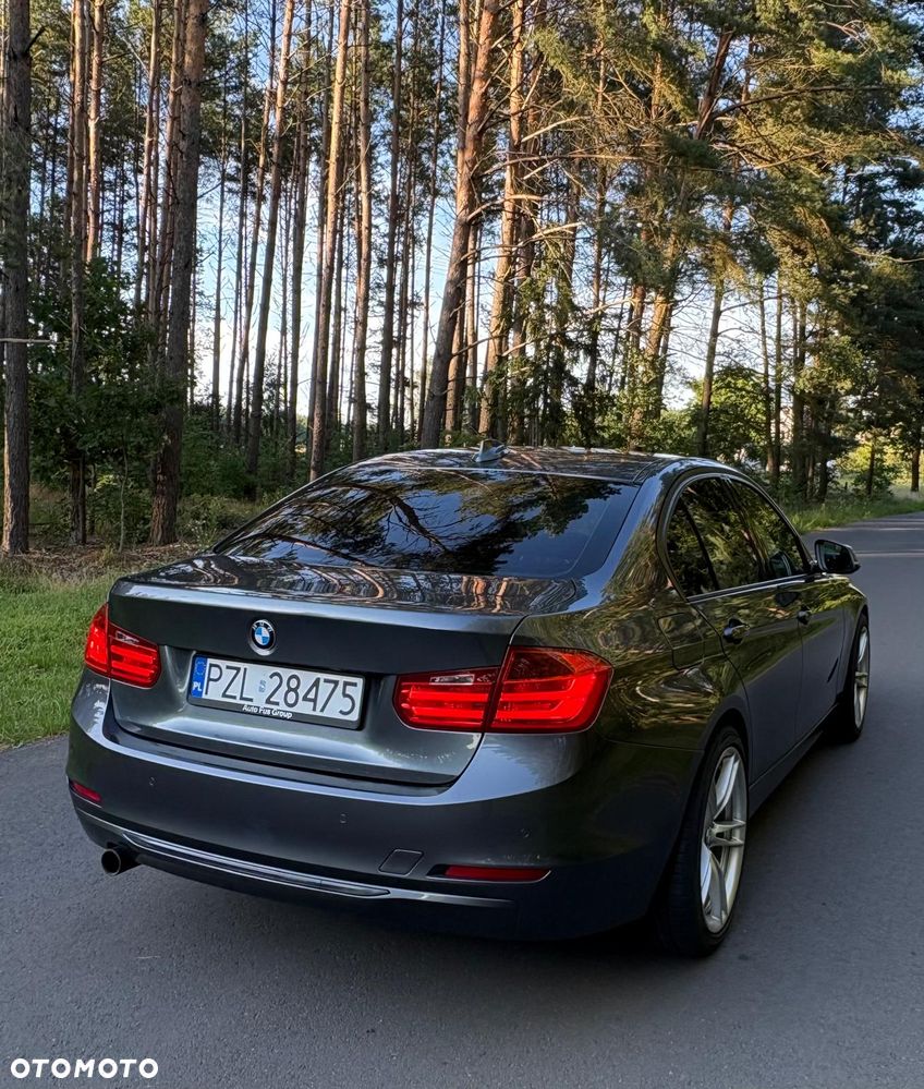 BMW Seria 3 318d Sport Line - 10