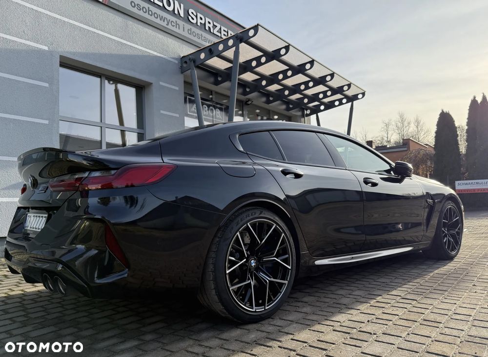 BMW M8 - 8