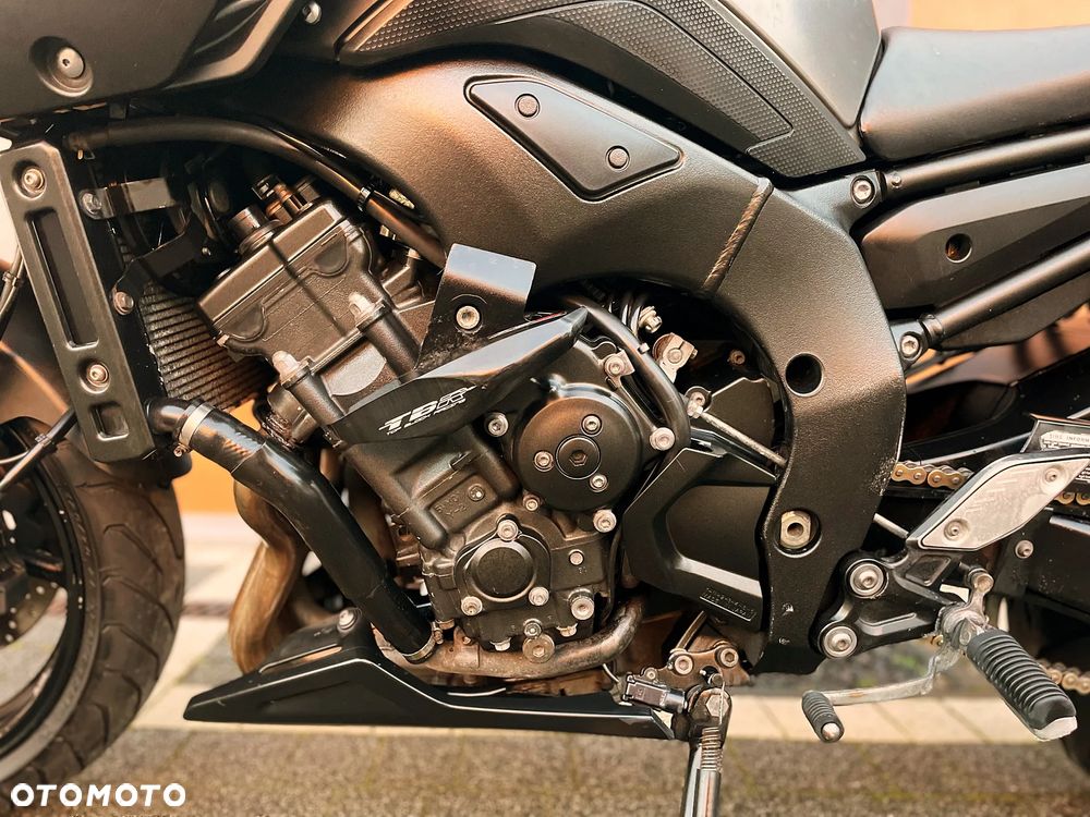 Yamaha FZ8 - 9