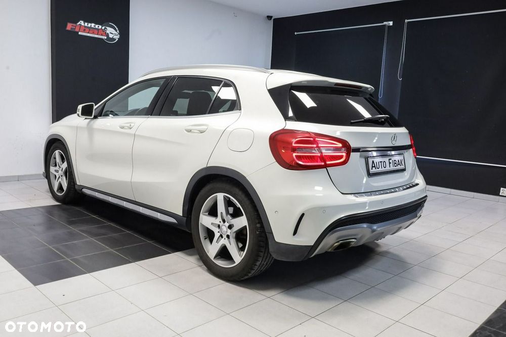 Mercedes-Benz GLA 200 7G-DCT AMG Line - 9