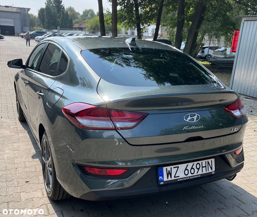 Hyundai i30 Fastback 1.5 T-GDI 48V Smart DCT - 4