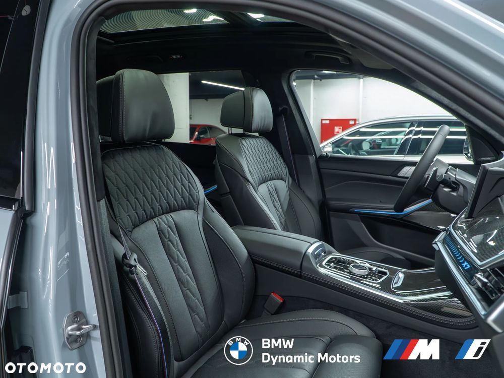 BMW X7 - 24