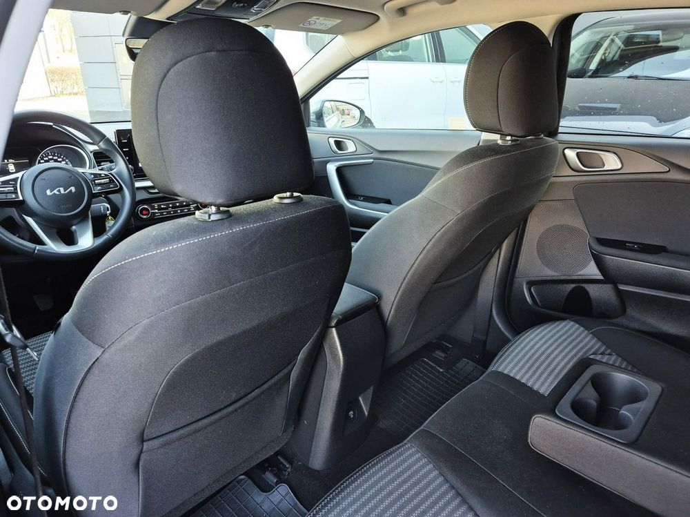 Kia Ceed 1.5 T-GDI M DCT - 14