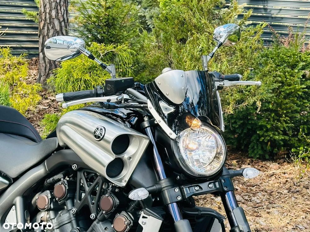 Yamaha V-MAX - 9