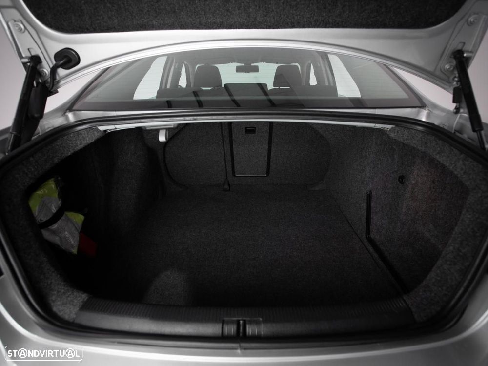 VW Jetta - 11