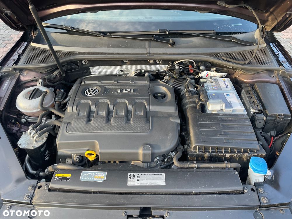 Volkswagen Passat 2.0 TDI SCR Highline - 11