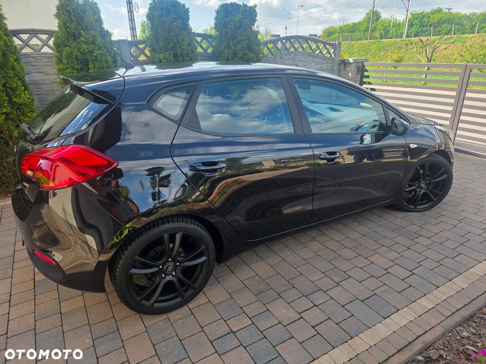 Kia Ceed - 9