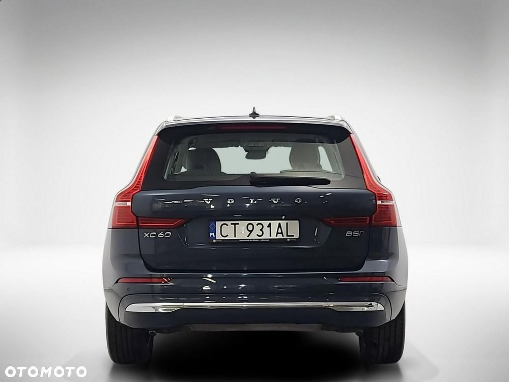 Volvo XC 60 B5 B AWD Plus Bright - 4