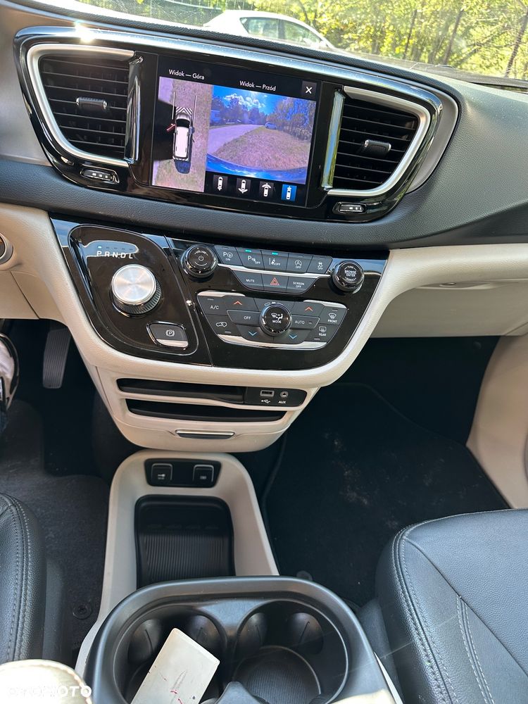 Chrysler Pacifica - 9