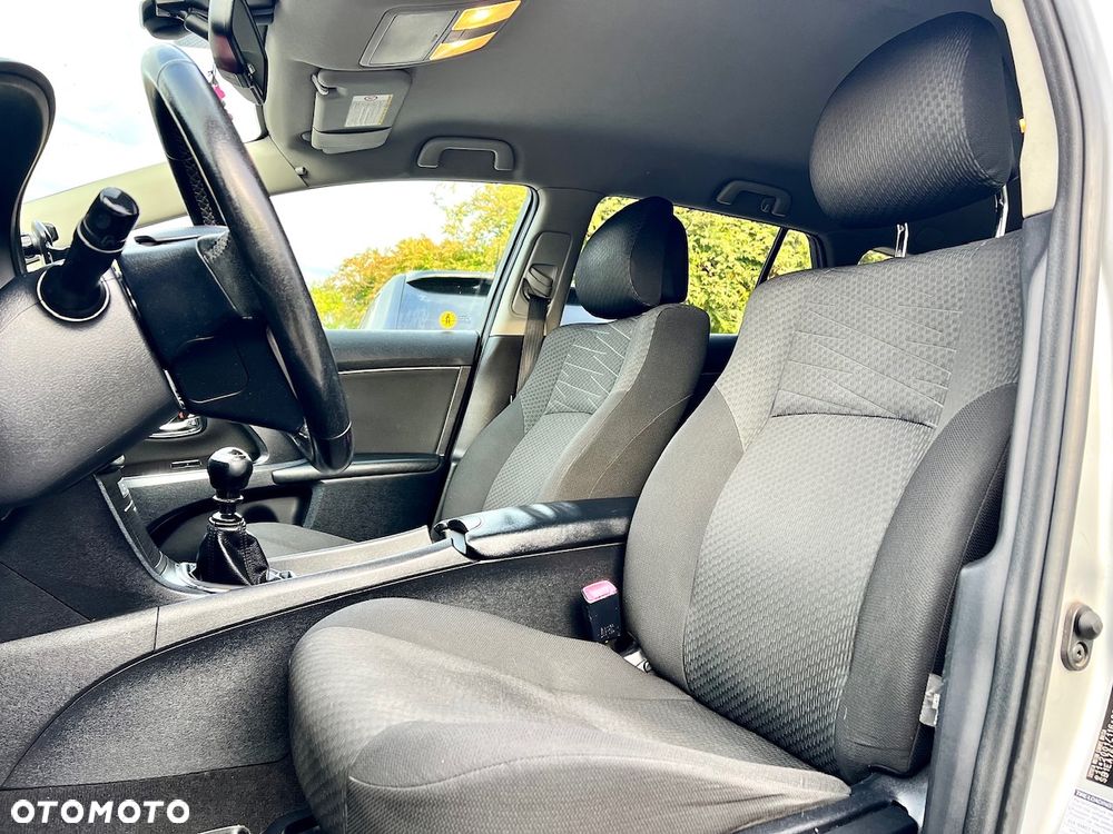 Toyota Avensis 2.2 D-4D Premium - 12