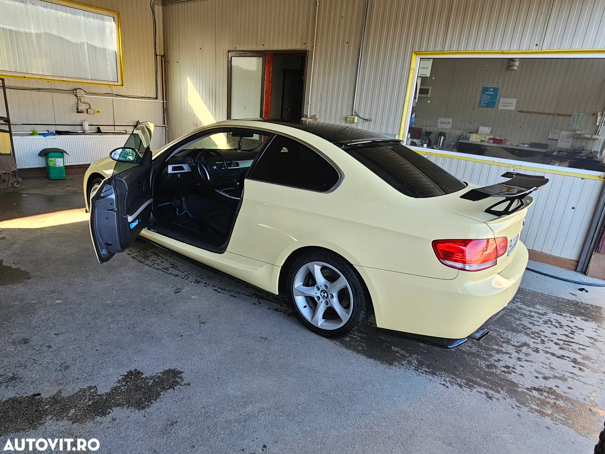 BMW Seria 3 320i Coupe Aut. - 10