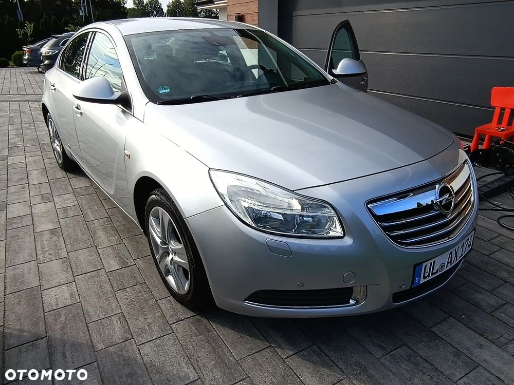 Opel Insignia 1.8 - 9