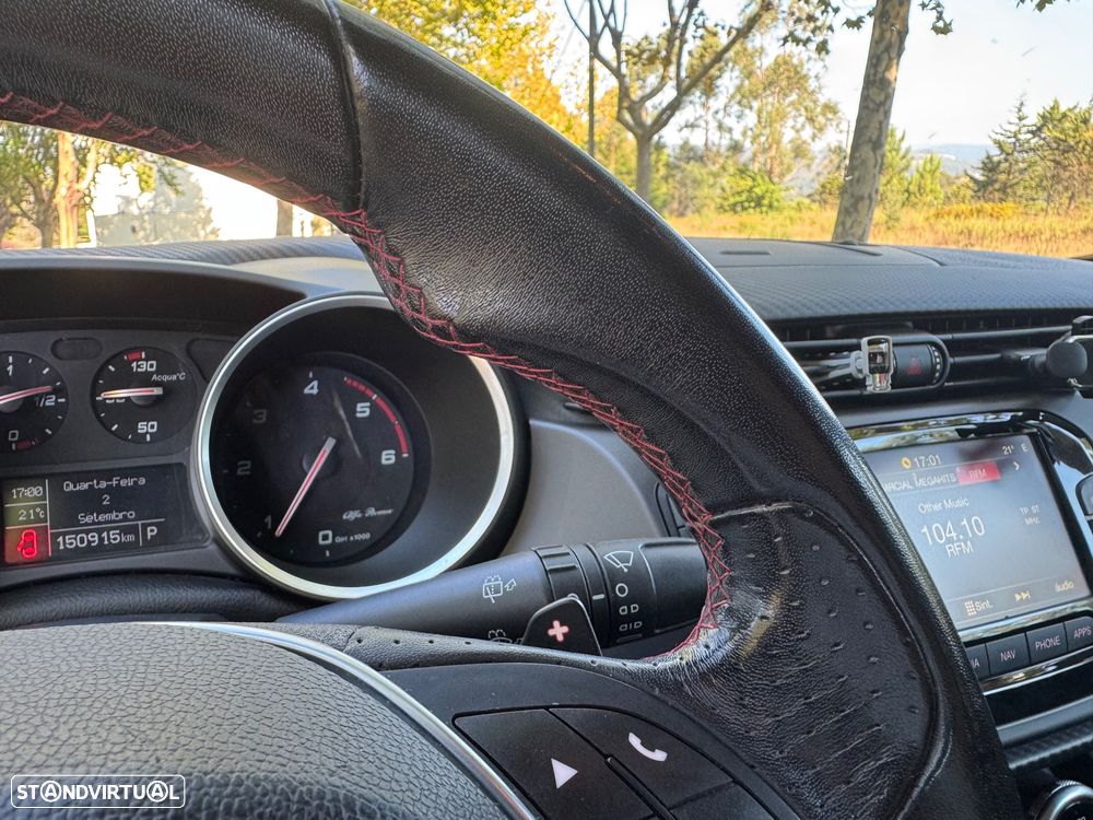 Alfa Romeo Giulietta 1.6 JTDM 16V TCT Lusso Ti - 25