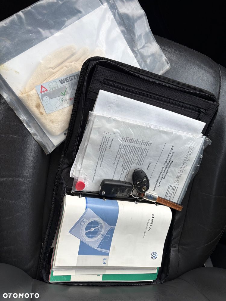 Volkswagen Multivan - 25