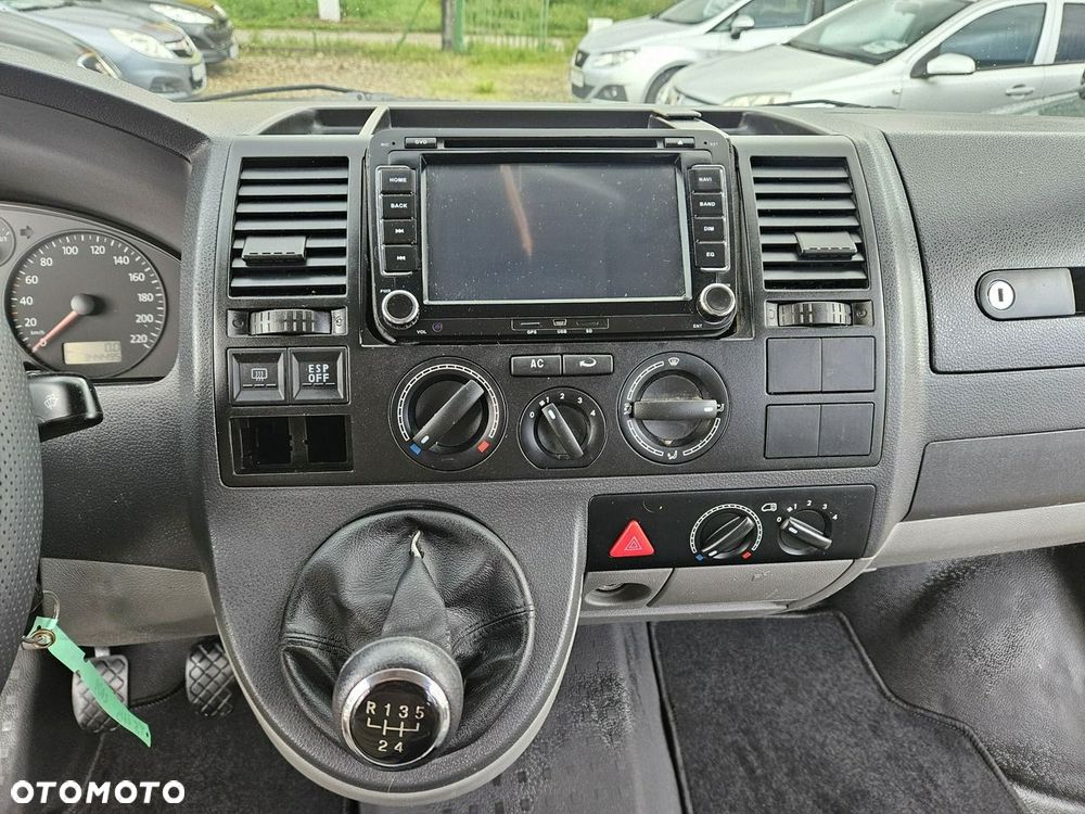 Volkswagen Caravelle - 13