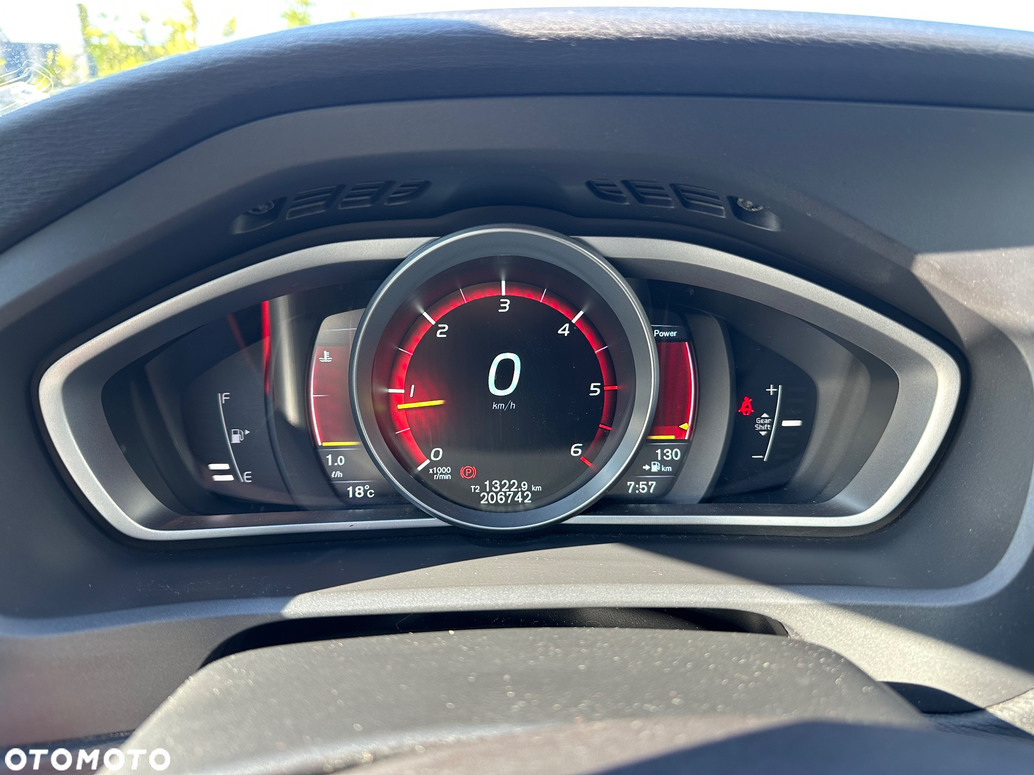 Volvo V40 D2 Drive-E R-Design Kinetic - 13