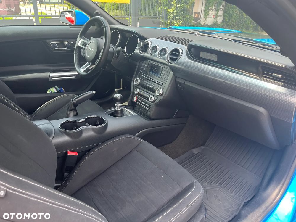 Ford Mustang 5.0 V8 GT - 6