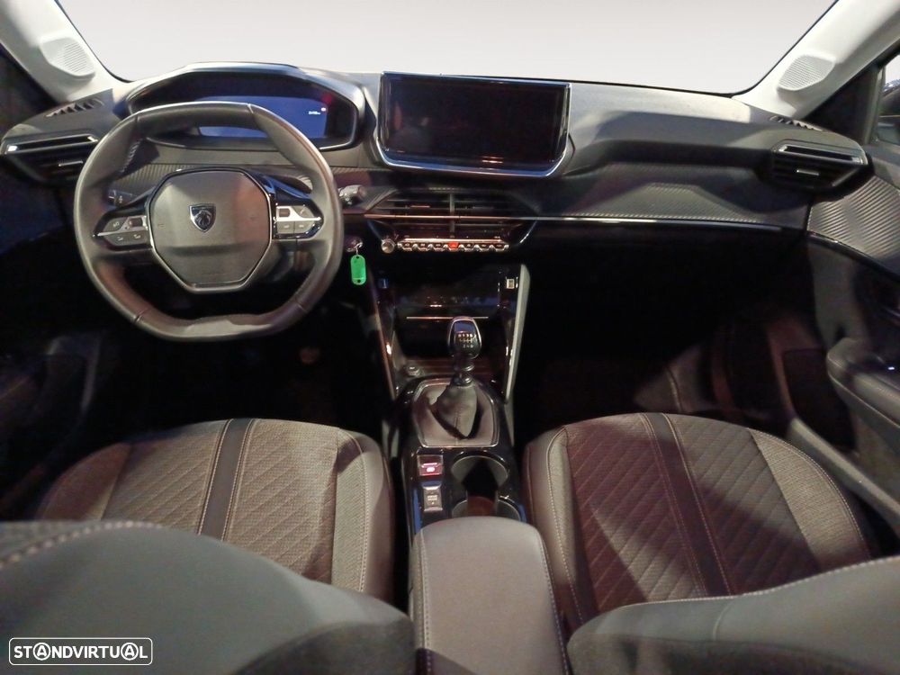 Peugeot 208 1.2 PureTech Allure — fotografia 10