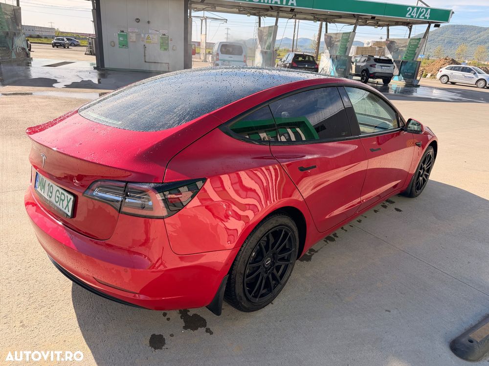 Tesla Model 3 - 5