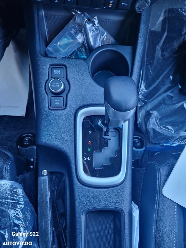 Toyota Hilux 2.8D 204CP 4x4 Double Cab AT MHEV Executive - 19