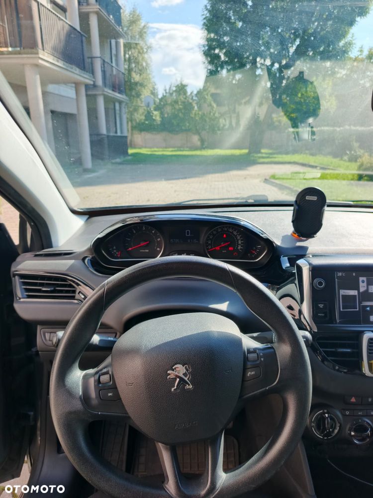 Peugeot 208 - 16