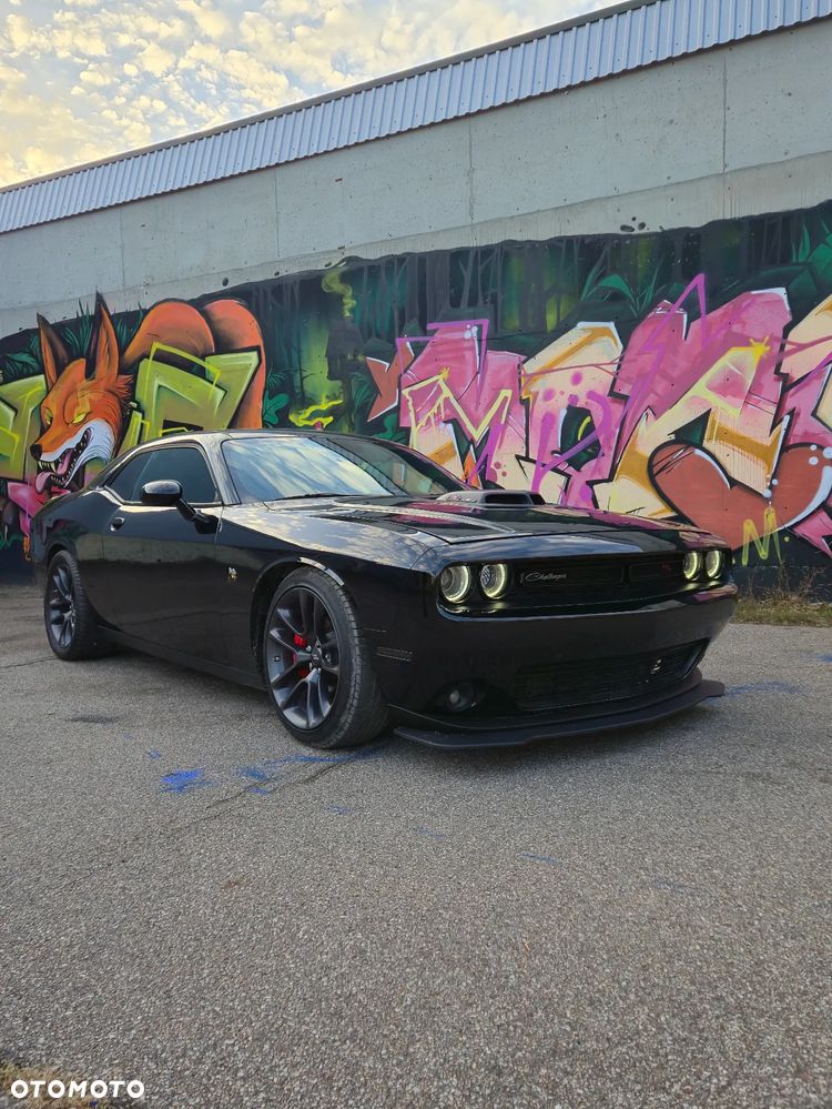 Dodge Challenger 6.4 Scat Pack - 12