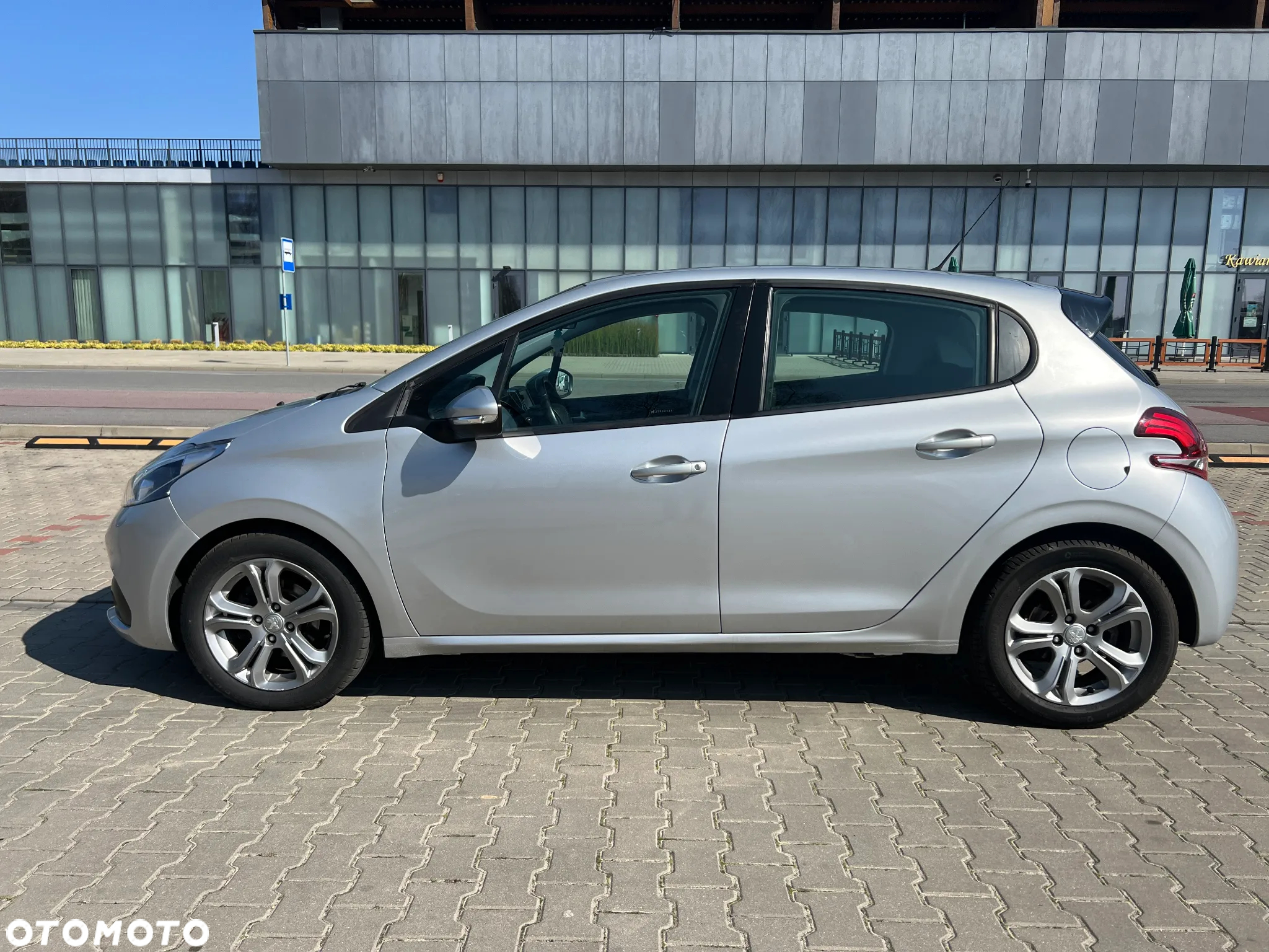 Peugeot 208 - 3