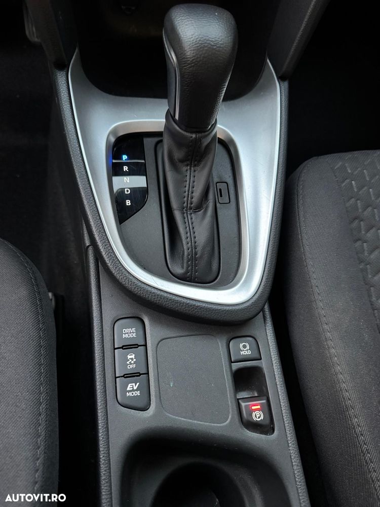 Toyota Yaris Cross 1.5 VVT-i HSD 4x2 Dynamic - 15