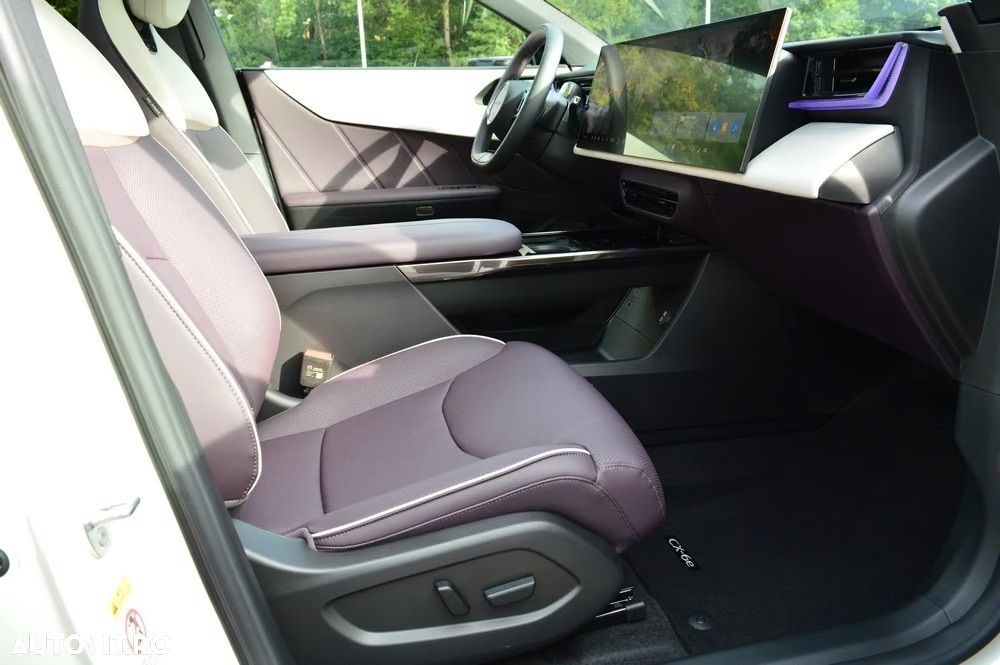 Mazda CX-6e - 23