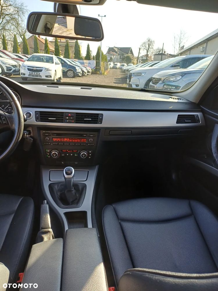 BMW Seria 3 318d - 20