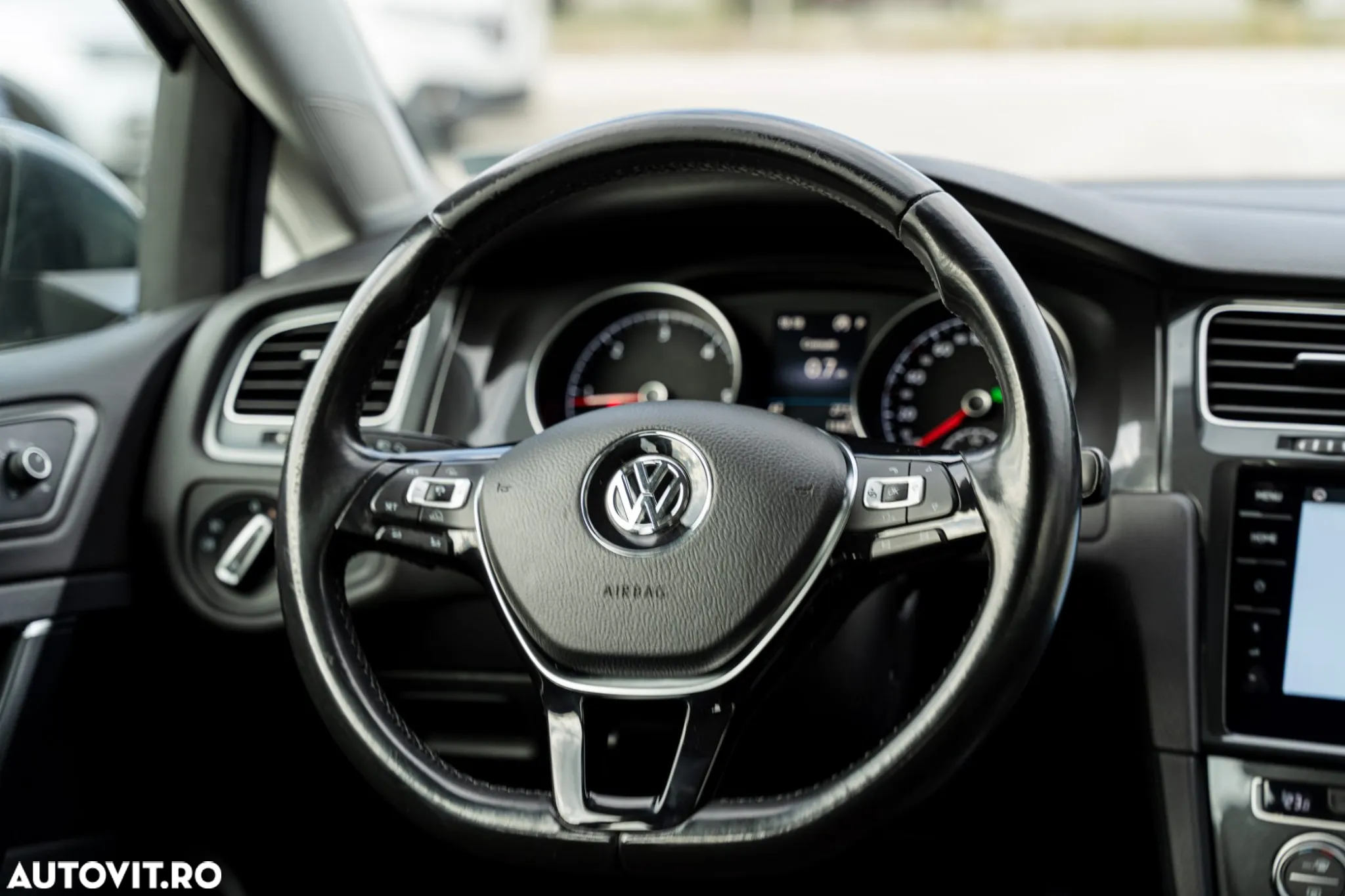 Volkswagen Golf 1.6 TDI DSG Comfortline - 17