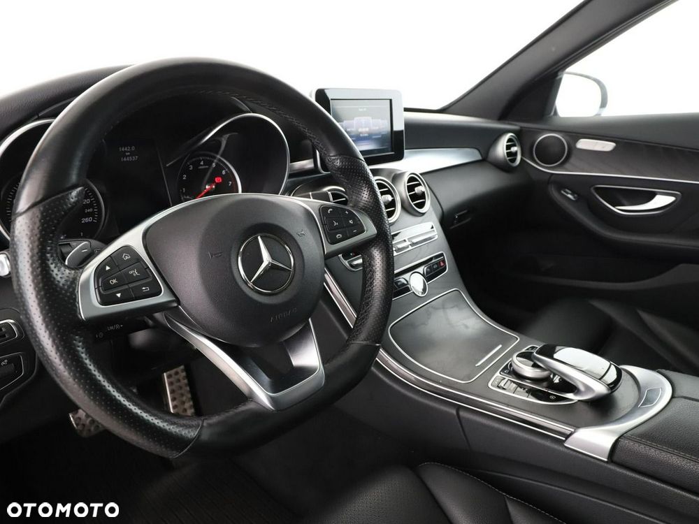 Mercedes-Benz Klasa C 180 9G-TRONIC AMG Line - 15
