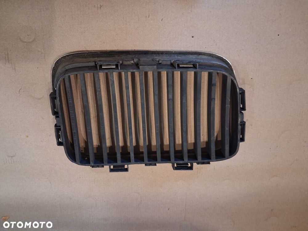 Atrapa grill BMW E36 seria 3  5113-8122 prawa lewa - 4