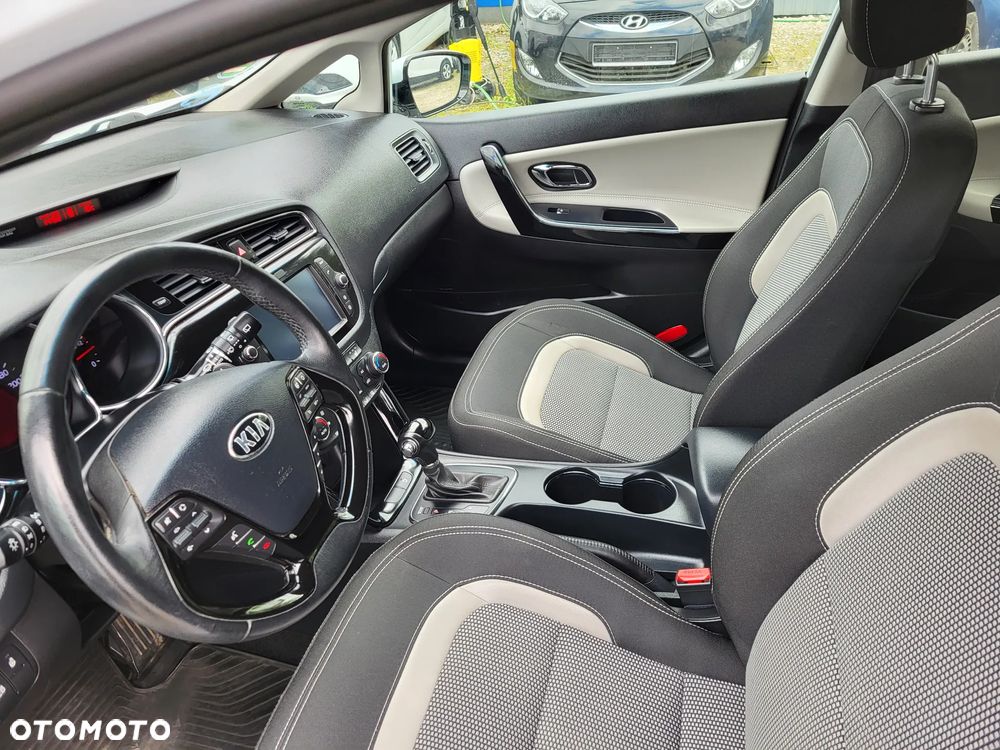 Kia Ceed 1.6 GDI L Business Line DCT - 12